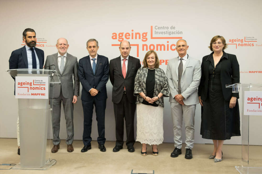 La presidenta de la Airef, Cristina Herrero, en el centro de la imagen. FUNDACIÓN MAPFRE