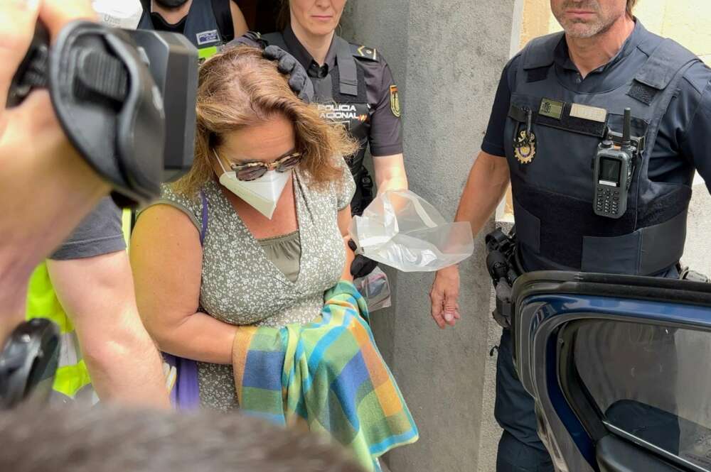 Aurora Carbonell, detenida por la Policía Nacional. Foto: ACN