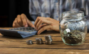 Las personas que se acogen a la jubilación demorada pueden cobrar un complemento económico al empezar a percibir la prestación. Foto: Freepik.