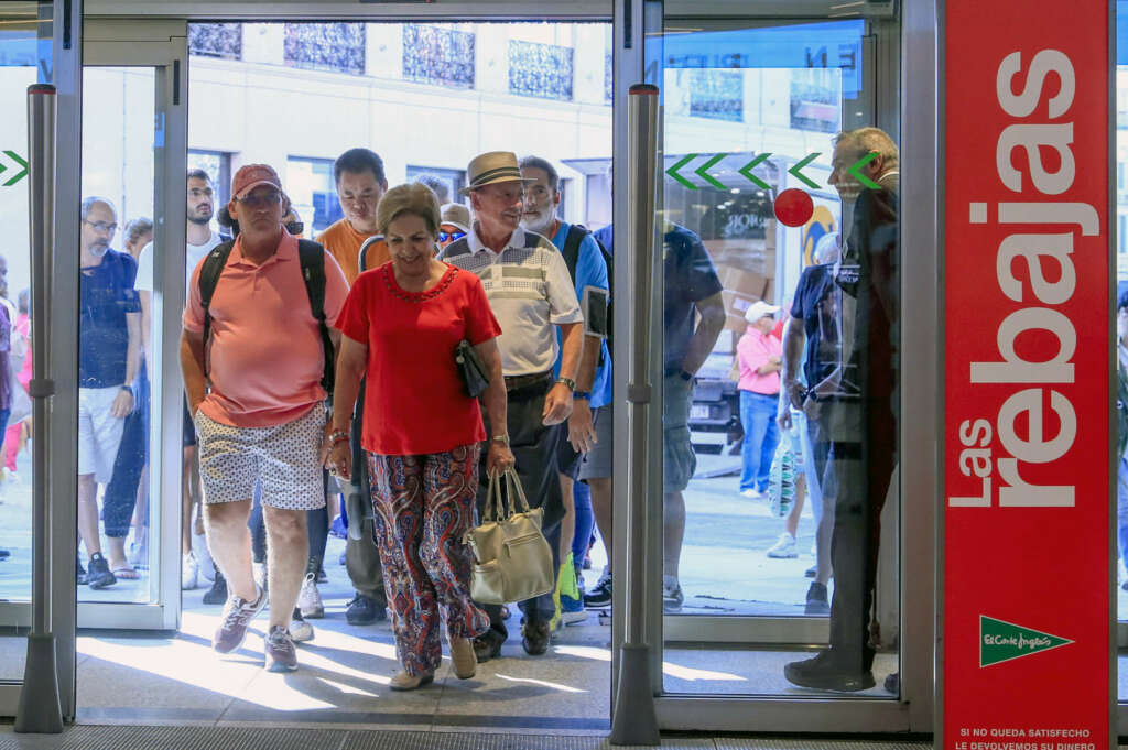 El Corte Inglés inició las rebajas el 21 de junio. Foto: EFE.