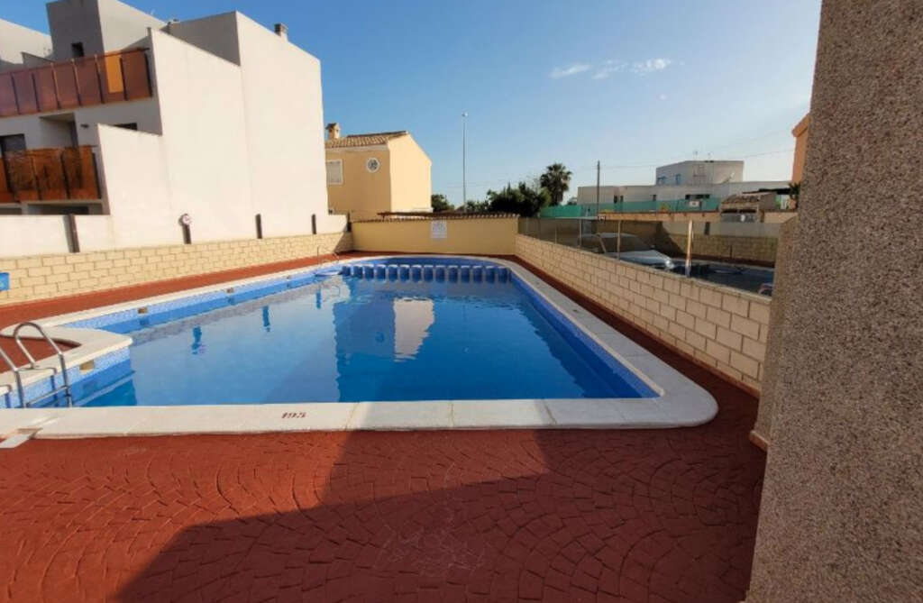 Con un precio de 107.000 euros se puede comprar el chalet situado en Orihuela. Foto: Idealista.