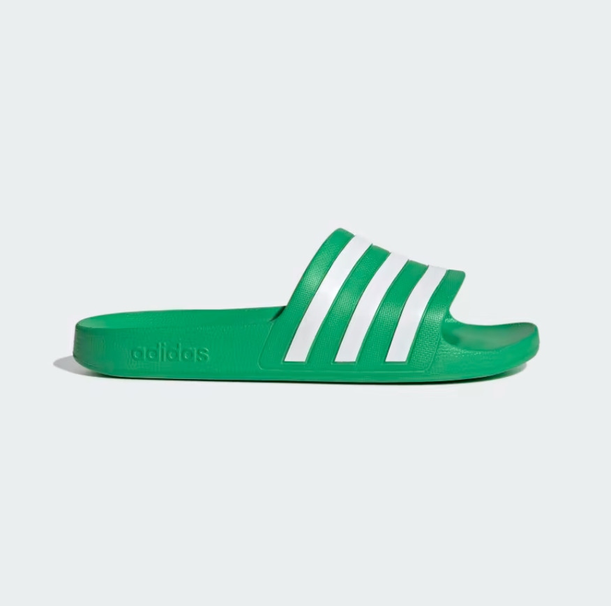 Las chanclas verdes tradicionales de Adidas