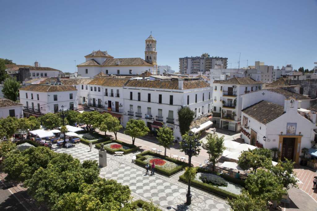 Gran parte de las ciudades que reciben más visitantes en el país se verán afectadas por la entrada en vigor de las zonas de bajas emisiones (ZBE). Foto: Ayuntamiento de Marbella.