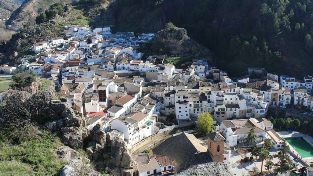 La vivienda ubicada en Cambil cuenta con un descuento del 11%. Foto: Wikipedia.