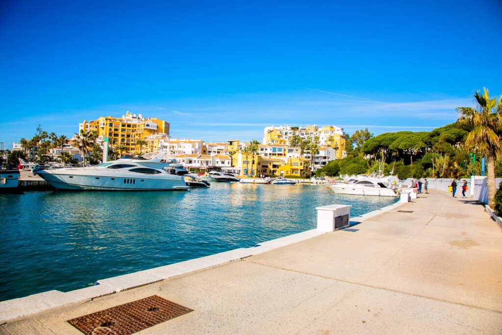 Los municipios que tengan más de 50.000 habitantes y sobrepasen el límite de contaminación han de aplicar las ZBE. Foto: Ayuntamiento de Marbella.