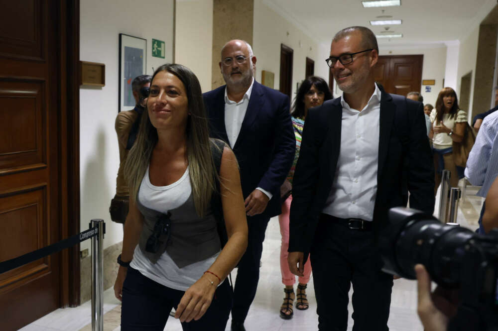 Los diputados de Junts per Catalunya Miriam Nogueras, Eduard Pujol y Josep Maria Cruset Domènech. EFE/ J.J. Guillén