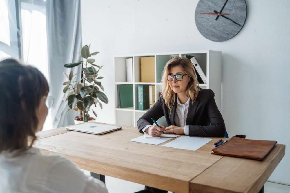 La entrevista de trabajo suele generar un gran nerviosismo en los trabajadores. Foto: Freepik.