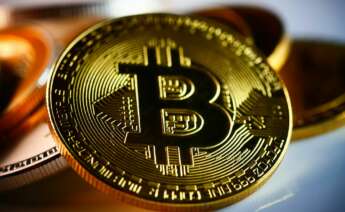 El fisco distingue entre bitcoins, altcoins y tokens. Foto: Freepik.