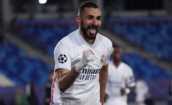 Karim Benzema celebra un gol con el Real Madrid