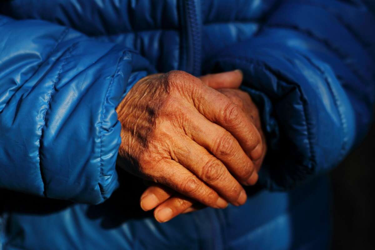 Las personas que han cotizado menos de 15 años pueden optar a la pensión no contributiva. jubilación. Foto: Freepik.