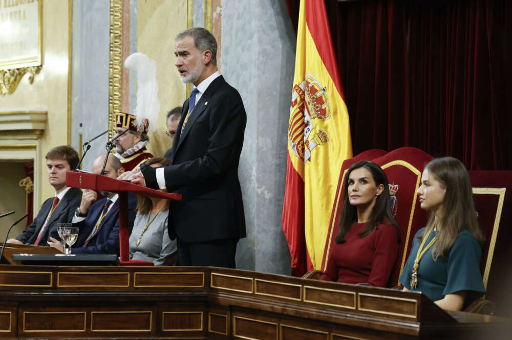 El rey Felipe VI pronuncia el discurso de apertura de la XV Legislatura.