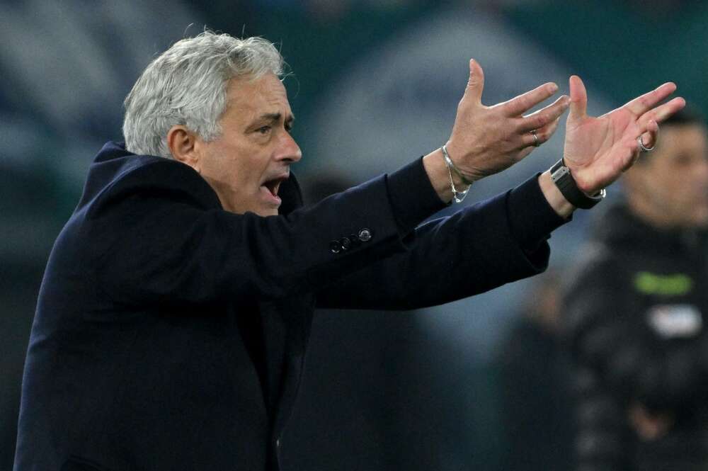 José Mourinho durante un partido con la AS Roma