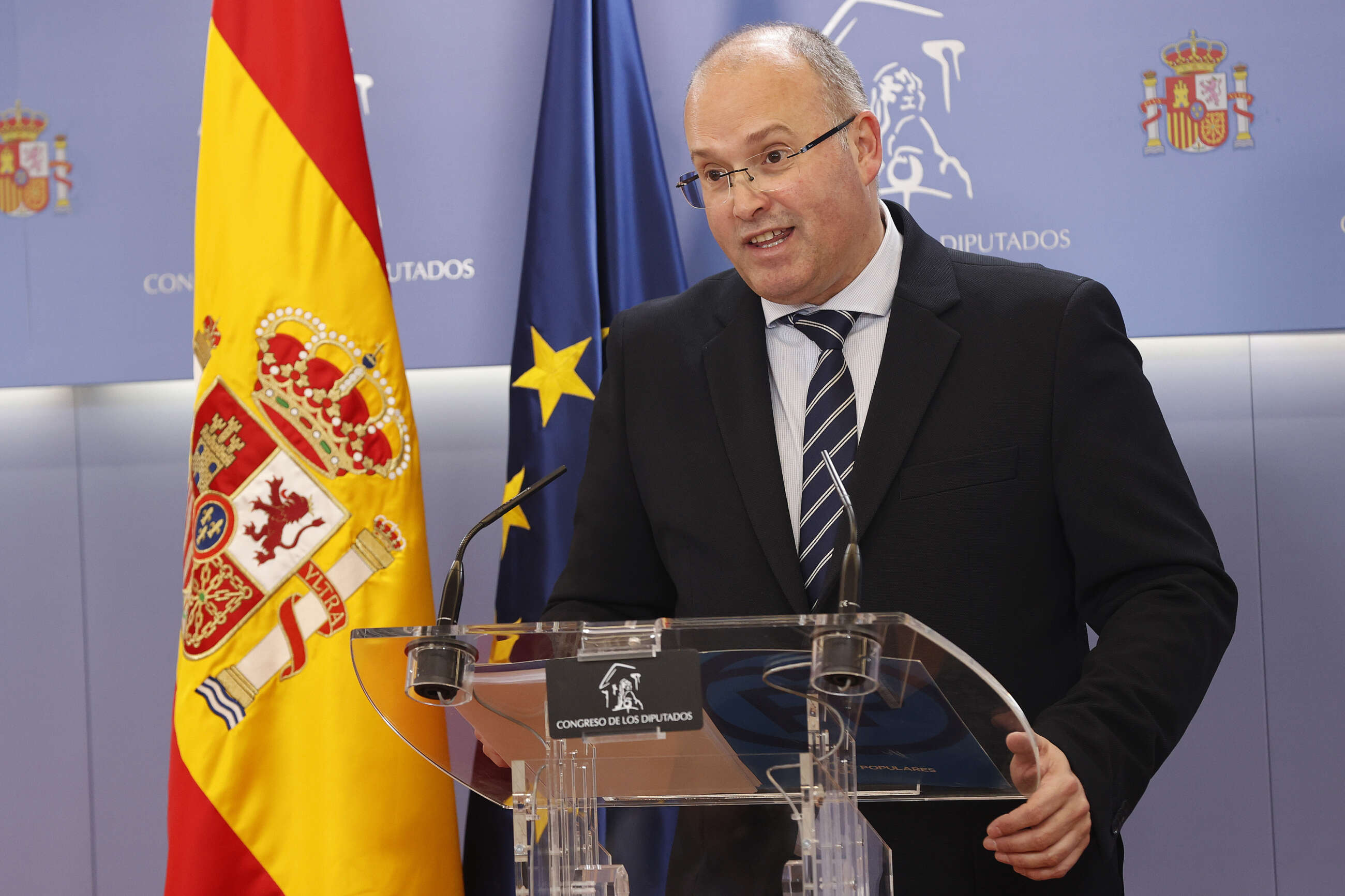 El portavoz del PP en el Congreso de los Diputados, Miguel Tellado realiza declaraciones en el marco de la reunión de la Junta Portavoces del Congreso este martes en Madrid. EFE/ J P Gandul