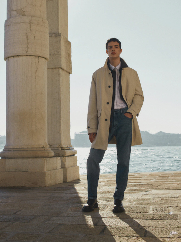 La chaqueta trench de algodón de Massimo Dutti