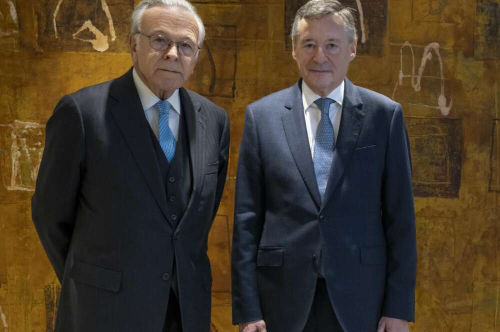 De izq. a dcha., Isidro Fainé, presidente de CriteriaCaixa, y Ángel Simón, CEO de la sociedad