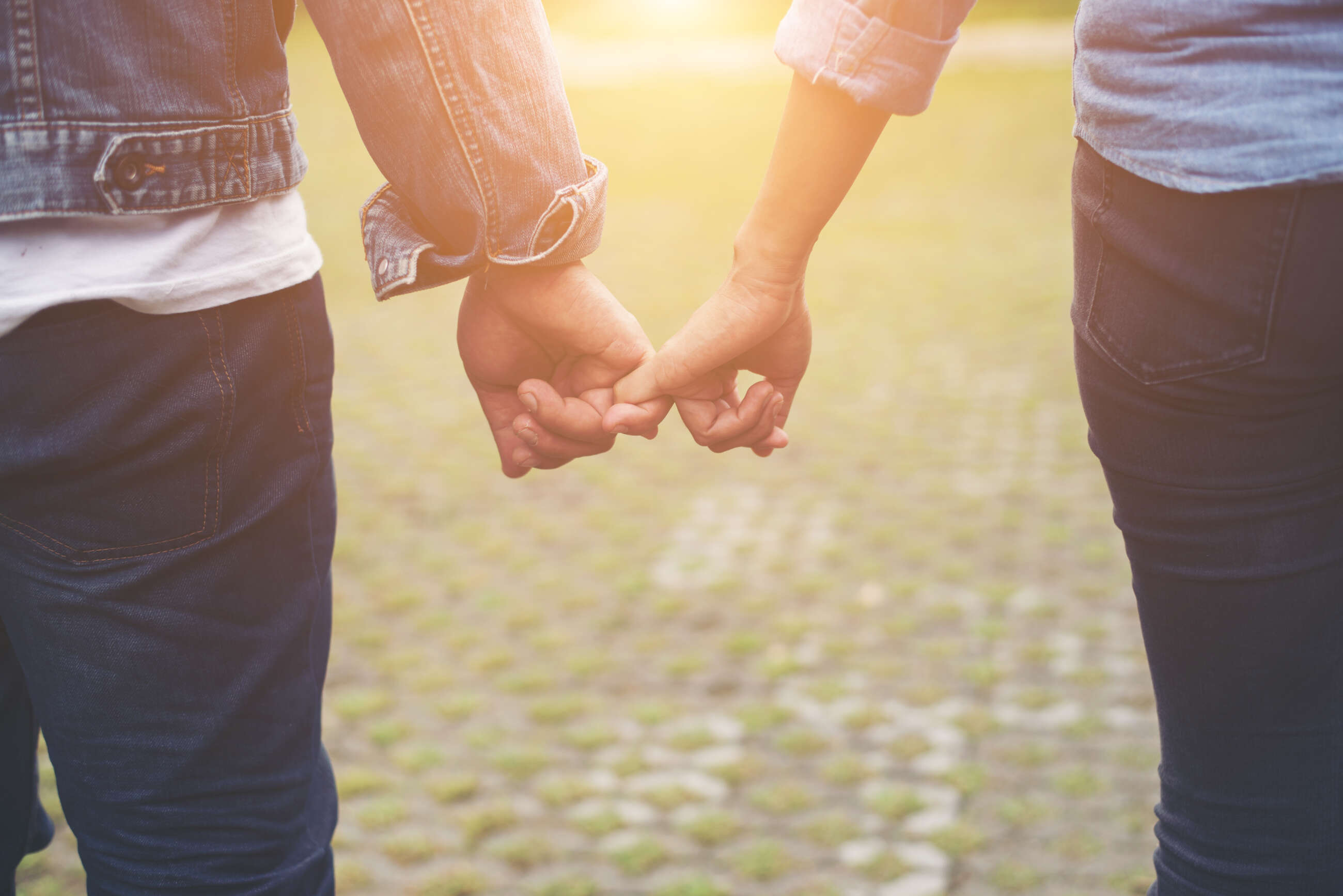 pareja de la mano