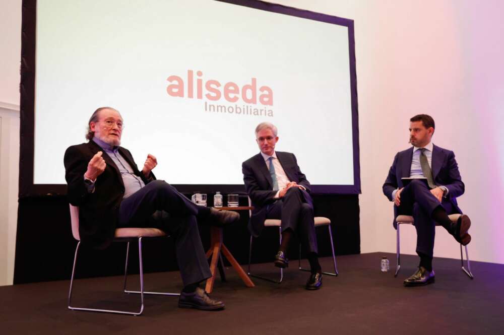 Santiago Niño Becerra, Eduard Mendiluce y Jaime E. Navarro. Foto: Aliseda.