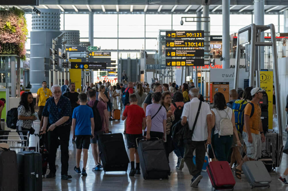 Afluencia de pasajeros en aeropuertos.