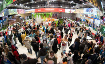 MADRID, 28/01/2024.- Ambiente general este domingo en la Feria Internacional de Turismo FITUR, que cierra este domingo su 44ª edición con 250.000 visitantes, de los que 153.000 han sido profesionales, y más de 97.000 personas de público general, unas cifras que suponen un incremento del 13,7 % respecto al 2023.- EFE/ Fernando Villar