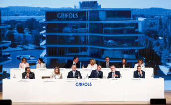 El presidente ejecutivo de Grifols, Thomas Glanzamann, y el consejero delegado, Nacho Abia. EFE/ Quique García