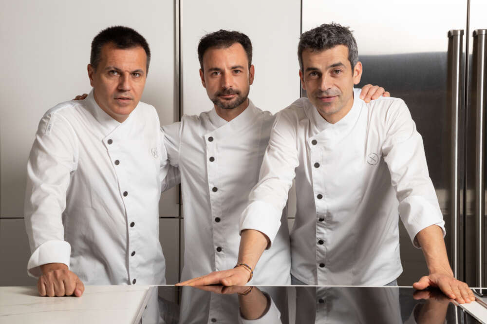 Los chefs Oriol Castro, Eduard Xatruch y Mateu Casañas. Foto: Disfrutar.