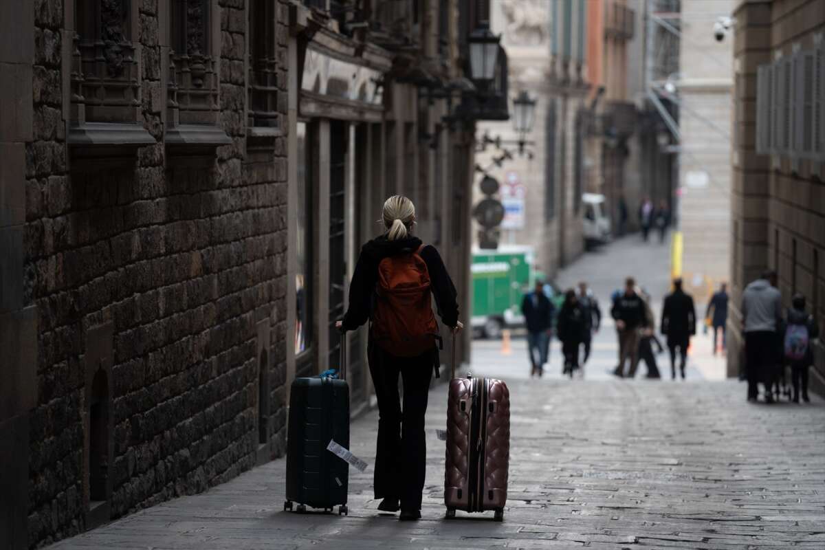 Barcelona tiene más de 10.000 pisos turísticos con licencia. Foto: David Zorrakino / Europa Press