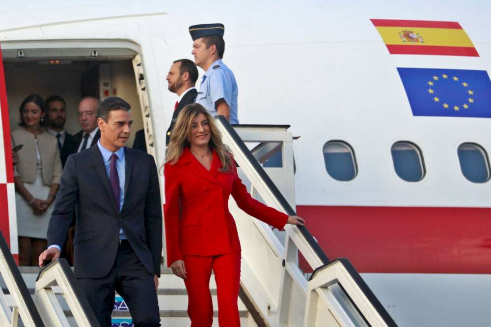 El presidente español, Pedro Sánchez, y su esposa, Begoña Gómez. Foto: EFE/YZ