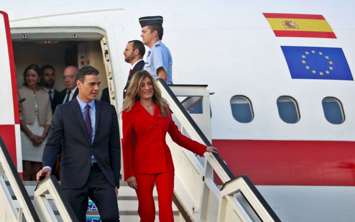 El presidente español, Pedro Sánchez, y su esposa, Begoña Gómez. Foto: EFE/YZ