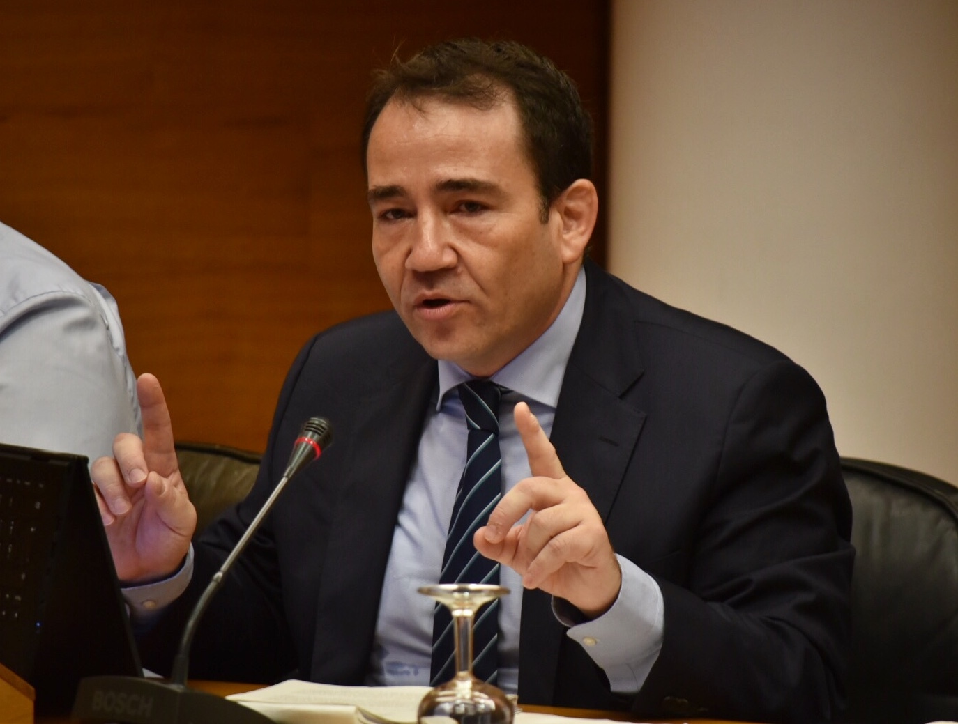 El director general del Instituto Valenciano de Finanzas (IVF), Manuel Illueca, durante su comparecencia en una sesión extraordinaria de la Comisión de Economía, Presupuestos y Hacienda en Les Corts Valencianes, para para informar sobre la venta de crédito ante el Grupo Zeta. 30 julio 2019, Corts, Valencia, Grupo Zeta. Jorge Gil / Europa Press (Foto de ARCHIVO) 30/7/2019