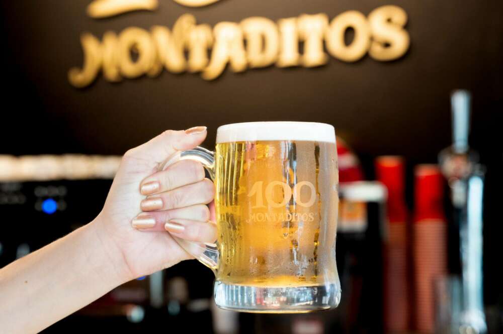 Una jarra de cerveza en un local de 100 Montaditos de Restalia. Foto: Restalia.