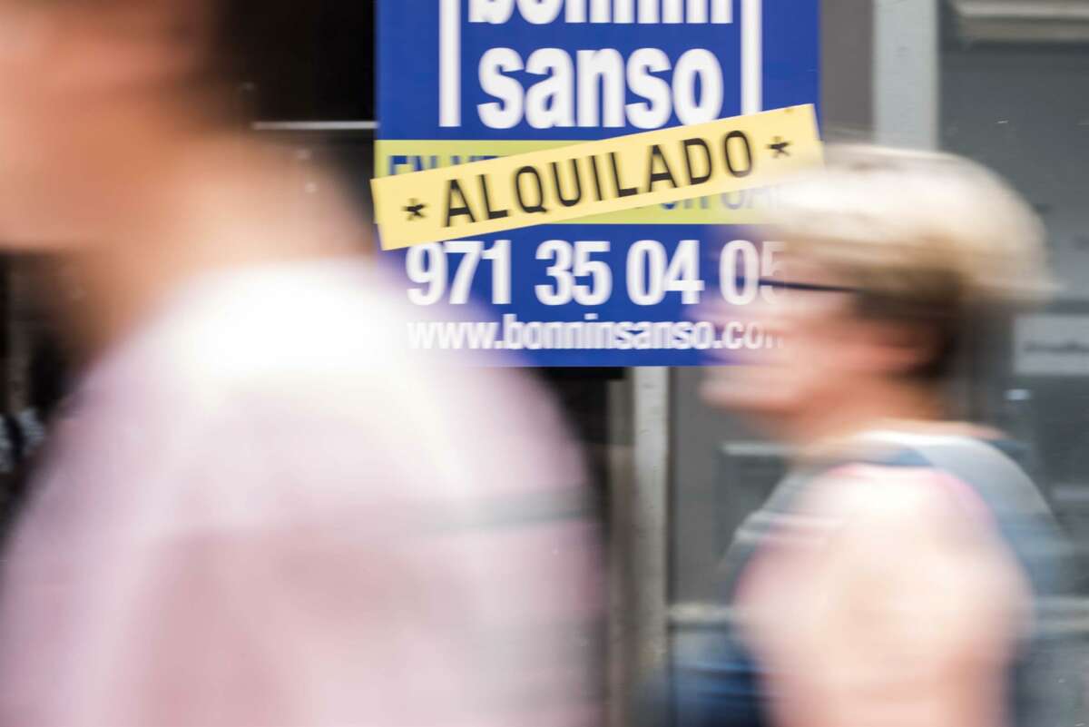 Una inmobiliaria con un anuncio. Banco de España. Foto: EFE.