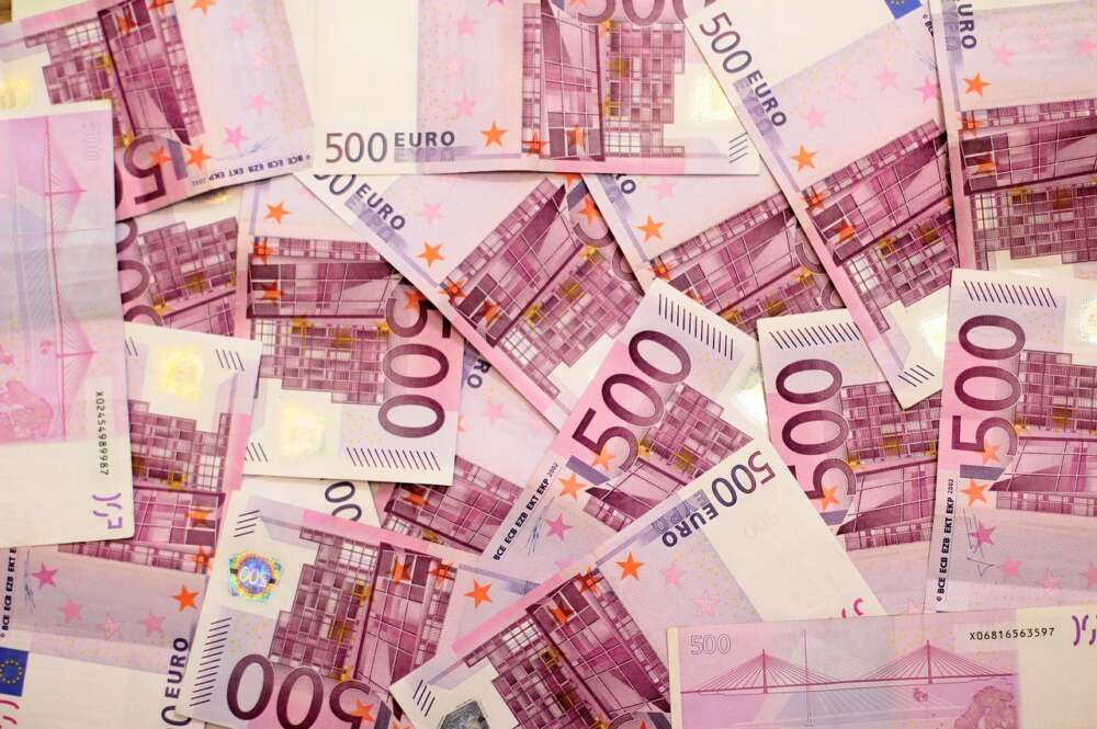 Billetes de 500 euros. negocio. Foto: Freepik.