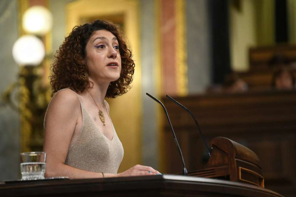 (Foto de ARCHIVO) La portavoz de Sumar en el Congreso, Aina Vidal, durante una sesión plenaria extraordinaria, en el Congreso de los Diputados, a 23 de julio de 2024, en Madrid (España). El Pleno del Congreso elige hoy, 23 de julio, a los diez nuevos vocales del Consejo General del Poder Judicial (CGPJ) que corresponden a la Cámara Baja --seis de origen judicial y cuatro juristas de reconocido prestigio– designados por votación en urna y aprueba la reforma judicial pactada también por el PSOE y el PP en el marco de su acuerdo para renovar el órgano de gobierno de los jueces, que está en funciones desde diciembre de 2018 cuando caducó su mandato. Otros temas a debatir en el pleno es la reforma de la ley de Extranjería y del límite de gasto no financiero, conocido como ‘techo de gasto’. Fernando Sánchez / Europa Press 23 JULIO 2024;CONGRESO;DIPUTADOS;LEYES;PLENO;CGPJ;LEY DE EXTRANJERÍA;TECHO DE GASTO;HEMICICLO 23/7/2024