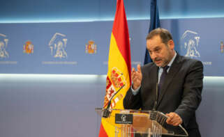 El diputado del Grupo Mixto José Luis Ábalos, durante una rueda de prensa, en el Congreso de los Diputados, a 24 de julio de 2024, en Madrid (España). El exministro y exdirigente socialista José Luis Ábalos va a presentar una denuncia ante la Fiscalía por una supuesta revelación de secretos y de comunicaciones con la petición de que se investigue a los responsables. La comparecencia es un día después de que la Mesa del Congreso le solicitara reformular las preguntas que dirigió al Gobierno para su respuesta por escrito con el fin de averiguar si él y personas de su entorno fueron objeto de espionaje irregular por parte de las Fuerzas de Seguridad del Estado. Matias Chiofalo / Europa Press (Foto de ARCHIVO) 24/7/2024