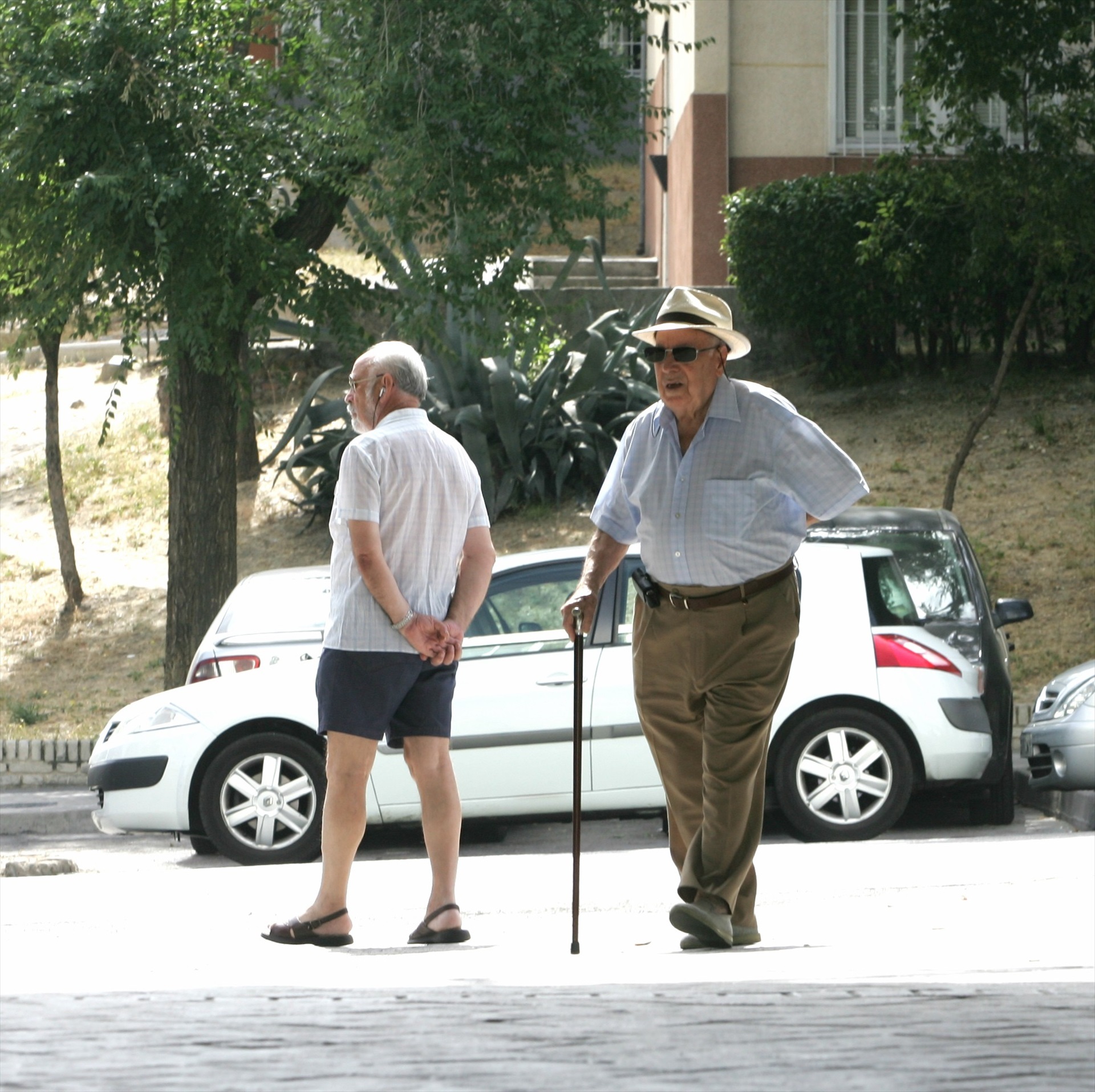 Dos ancianos en su jubilación.