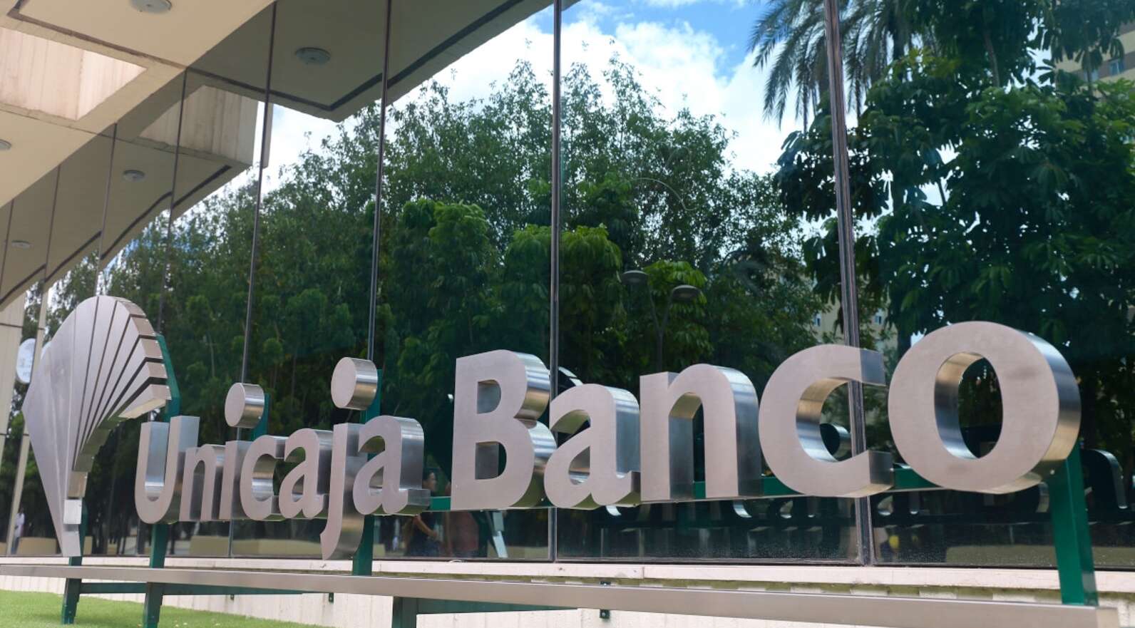 Fachada de Unicaja Banco. Foto: Unicaja.