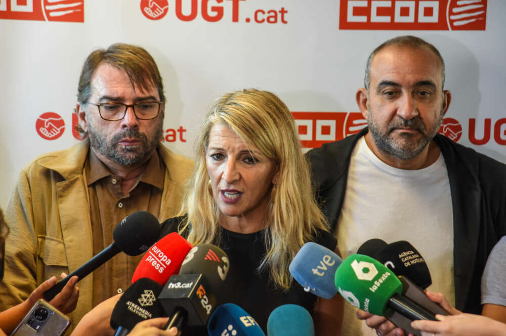 La vicepresidenta segunda del Gobierno y ministra de Trabajo, Yolanda Díaz, responde a las preguntas de la prensa durante la reunión con los sindicatos de Catalunya, en la sede de UGT de Barcelona, a 19 de septiembre de 2024, en Barcelona, Catalunya (España). Díaz se ha reunido hoy con representantes de los sindicatos para abordar la reducción de la jornada laboral semanal hasta las 37,5 horas. Además, ayer se reunió con representantes empresariales para tratar el mismo tema. Alberto Paredes / Europa Press 19/9/2024