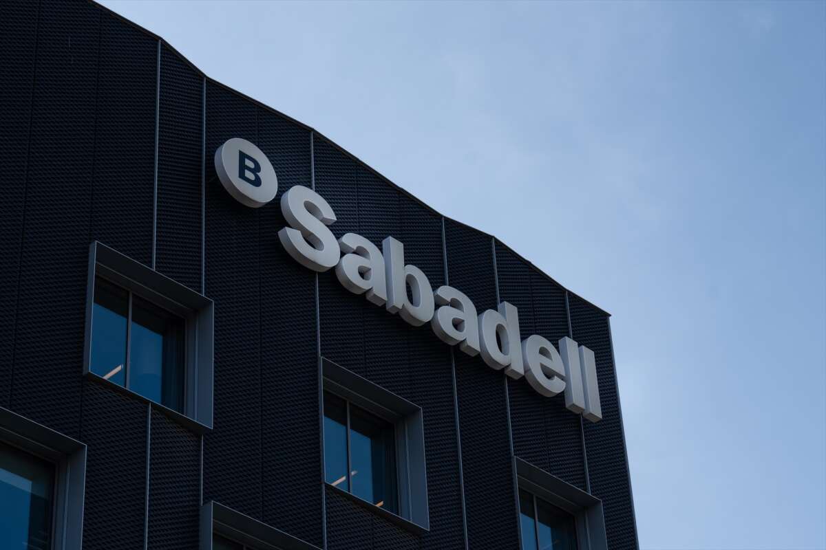 Los clientes de Banco Sabadell pueden utilizar el servicio para gestiones particulares. Foto: Europa Press.