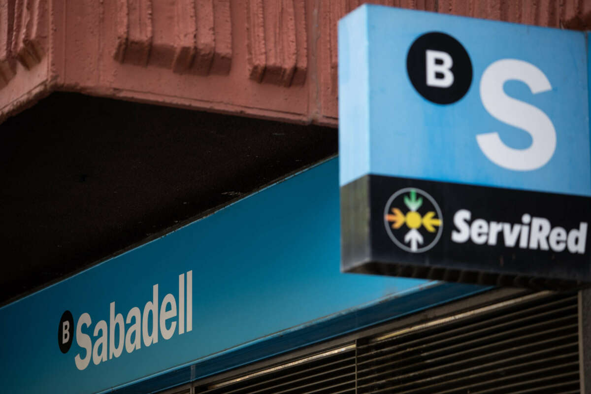 (Foto de ARCHIVO) Una de las oficinas de Sabadell, a 6 de junio de 2024, en Madrid (España). El Consejo de Gobierno del Banco Central Europeo (BCE) ha decidido hoy bajar los tipos de interés en 25 puntos básicos, de forma que la tasa de referencia para sus operaciones de refinanciación se quedará en el 4,25%, la tasa de depósito bajará al 3,75% y la de facilidad de préstamo al 4,50%. Alejandro Martínez Vélez / Europa Press 06 JUNIO 2024;MADRID;BANCO CENTRA EUROPEO;BCE;TIPOS DE INTERÉS 06/6/2024