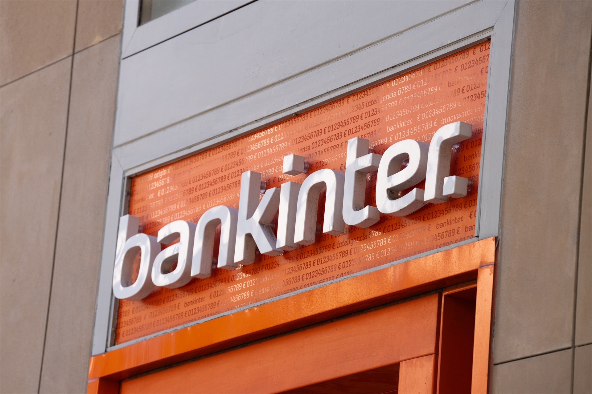 Con bonificaciones de hasta el 7,25%, la oferta de Bankinter se convierte en una de las más competitivas del mercado. Foto: David Zorrakino / Europa Press