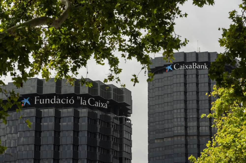 CaixaBank recomienda no caer en el consumo conspicuo para no caer en el sobreendeudamiento. Foto: Alberto Paredes / Europa Press