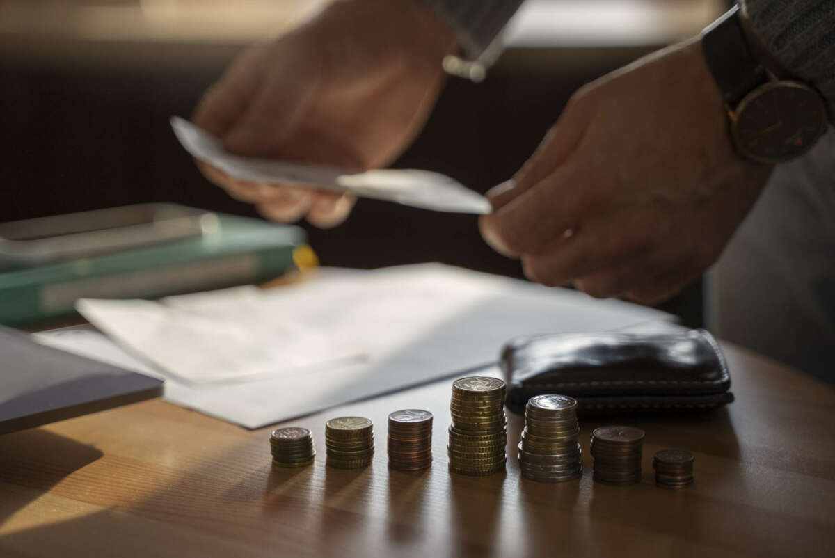 Hacienda no puede retener ninguna cantidad que deje al ciudadano por debajo del salario mínimo. Foto: Carlos Luján / Europa Press