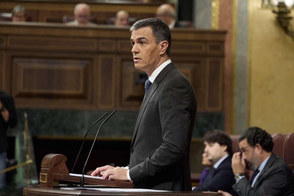 El presidente del Gobierno, Pedro Sánchez, interviene durante una sesión de control al Gobierno, en el Congreso de los Diputados. Foto: Jesús Hellín / Europa Press