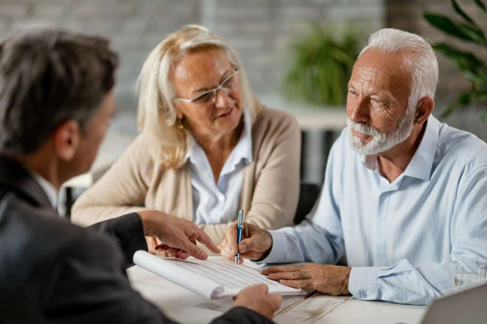 El Código Civil español prohíbe el testamento conjunto, incluso entre cónyuges. Foto: Freepik