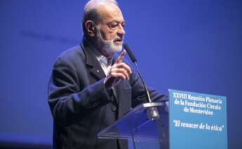 (Foto de ARCHIVO) El presidente empresarial de la Fundación Círculo de Montevideo, Carlos Slim, participa en la XXVIII Reunión Plenaria de la Fundación Círculo de Montevideo, en el Centro Internacional Óscar Niemeyer de Avilés, a 26 de octubre de 2023, en Avilés, Asturias (España). Asturias acoge por primera vez la reunión plenaria de la Fundación Círculo de Montevideo, uno de los principales foros de debate hispanoamericanos. Las jornadas, organizadas por la Fundación Círculo de Montevideo en colaboración con el Gobierno del Principado de Asturias y el Ayuntamiento de Avilés, se celebran los días 26 y 27 bajo el título ‘El renacer de la ética’. Este encuentro, en el que participan exmandatarios y académicos, tiene por objetivo promover la reflexión sobre la libertad de expresión, la justicia social o la inteligencia artificial. Jorge Peteiro / Europa Press 26 OCTUBRE 2023;FORO;DEBATE;HISPANOAMÉRICA 26/10/2023