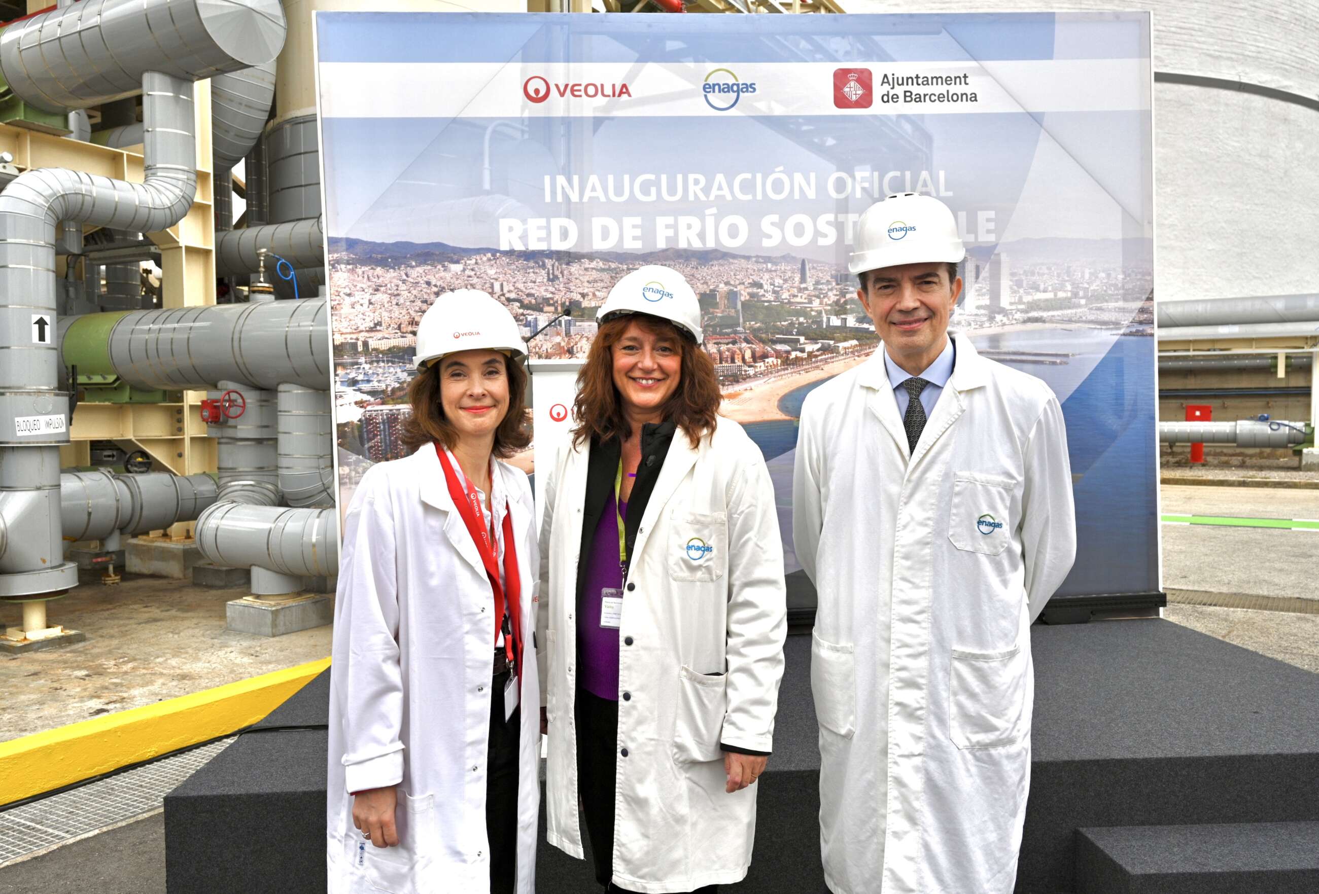 Estelle Brachlianoff, consejera delegada de Veolia; Laia Bonet, primera teniente de alcaldía de Barcelona; y Arturo Gonzalo, consejero delegado de Enagás.