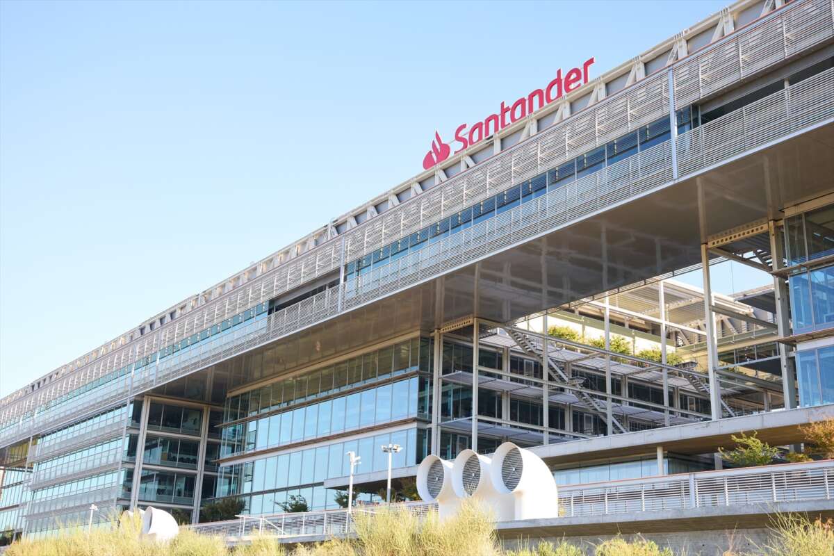 El Banco Santander alerta sobre los efectos negativos de un impuesto a la banca prolongado en el tiempo. Foto: Jesús Hellín / Europa Press