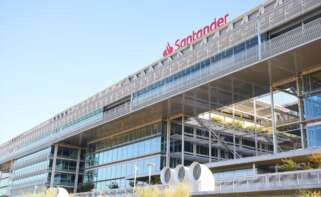 El Banco Santander alerta sobre los efectos negativos de un impuesto a la banca prolongado en el tiempo. Foto: Jesús Hellín / Europa Press