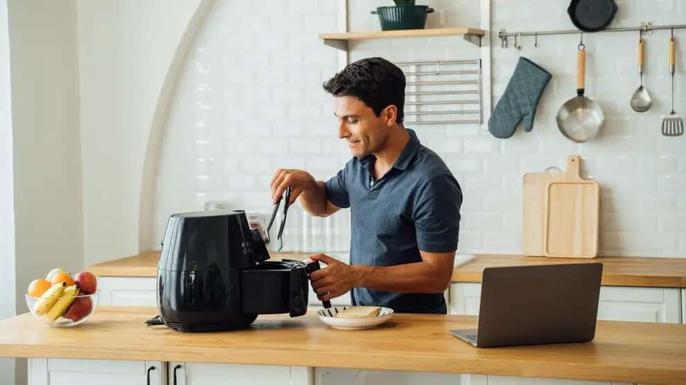 Escoge la freidora de aire que se adapte mejor a tus necesidades y tipo de cocina. Foto: Getty Images