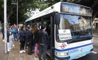 Conductores de autobús exigen una jubilación anticipada a los 60 años, como ya ocurre en otros sectores de transporte. Foto: Álex Zea / Europa Press